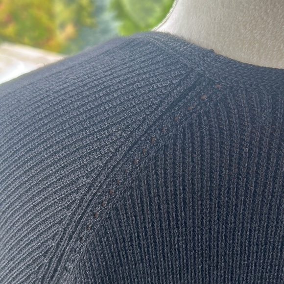 ATHLETA women’s Vneck black sweater size XS - Picture 6 of 9